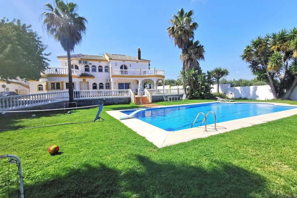 Villa Grande Piscine 5 Min De La Mer Малага Экстерьер фото